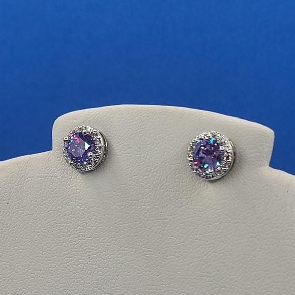 NWT Simulated Amethyst & Simulated Diamond Stud Earrings - Picture 4 of 8